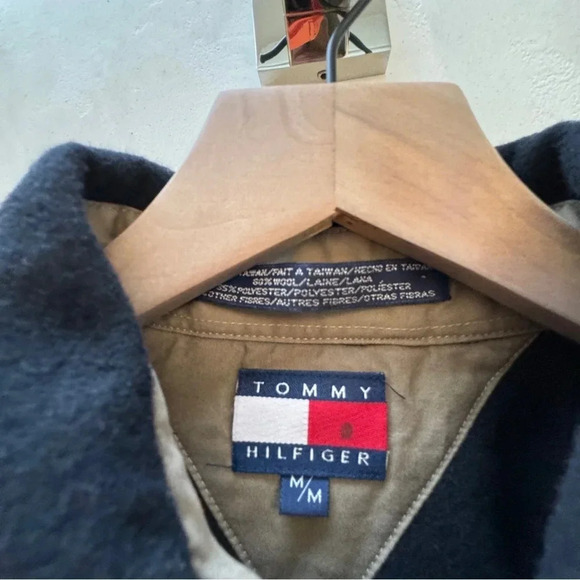 VTG Tommy Hilfiger || Men's Wool Blend Button Up Shirt in Black Sz Medium - Picture 7 of 11